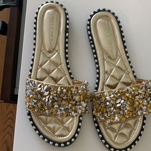 Cute slides. Worn like twice.